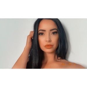 Meet your Posher, Christinë